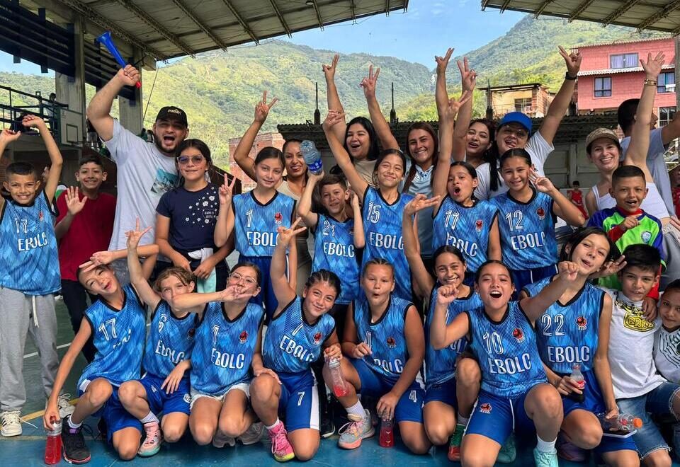 Alegría, esfuerzo y compañerismo: éxito total en el Festival Deportivo Escolar de Oriente en Cocorná