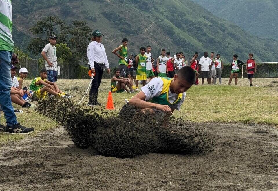 Con grandiosos triunfos en atletismo y patinaje, los Juegos Intercolegiados del Occidente avanzan en Liborina