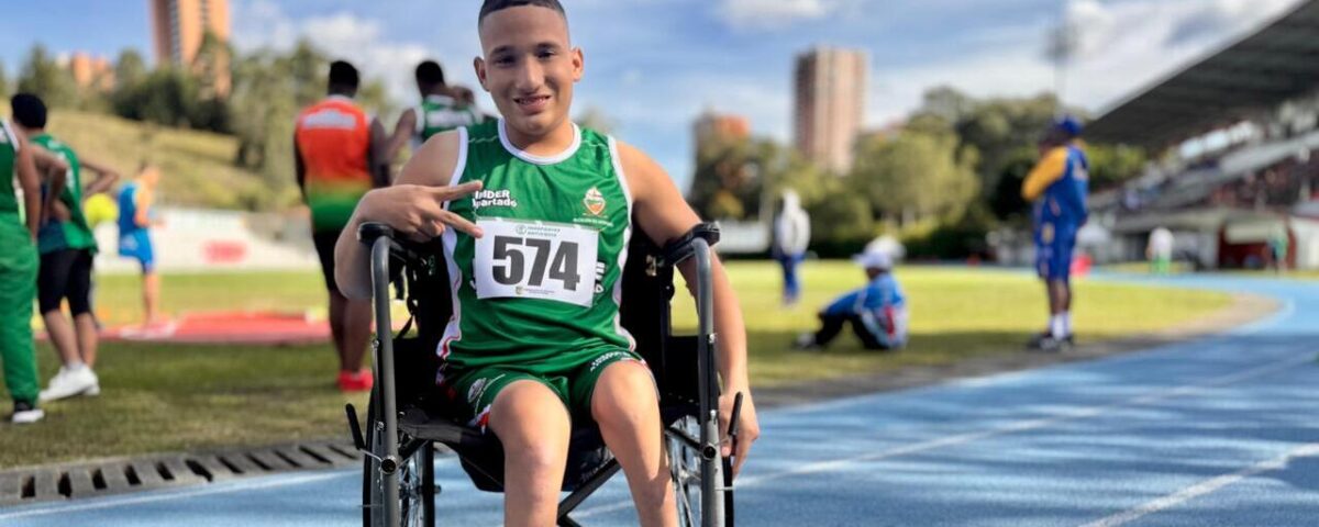 El camino de sueños de Camilo Andrés Benítez, paratleta de Apartadó, que comenzó en los Juegos Intercolegiados de Antioquia