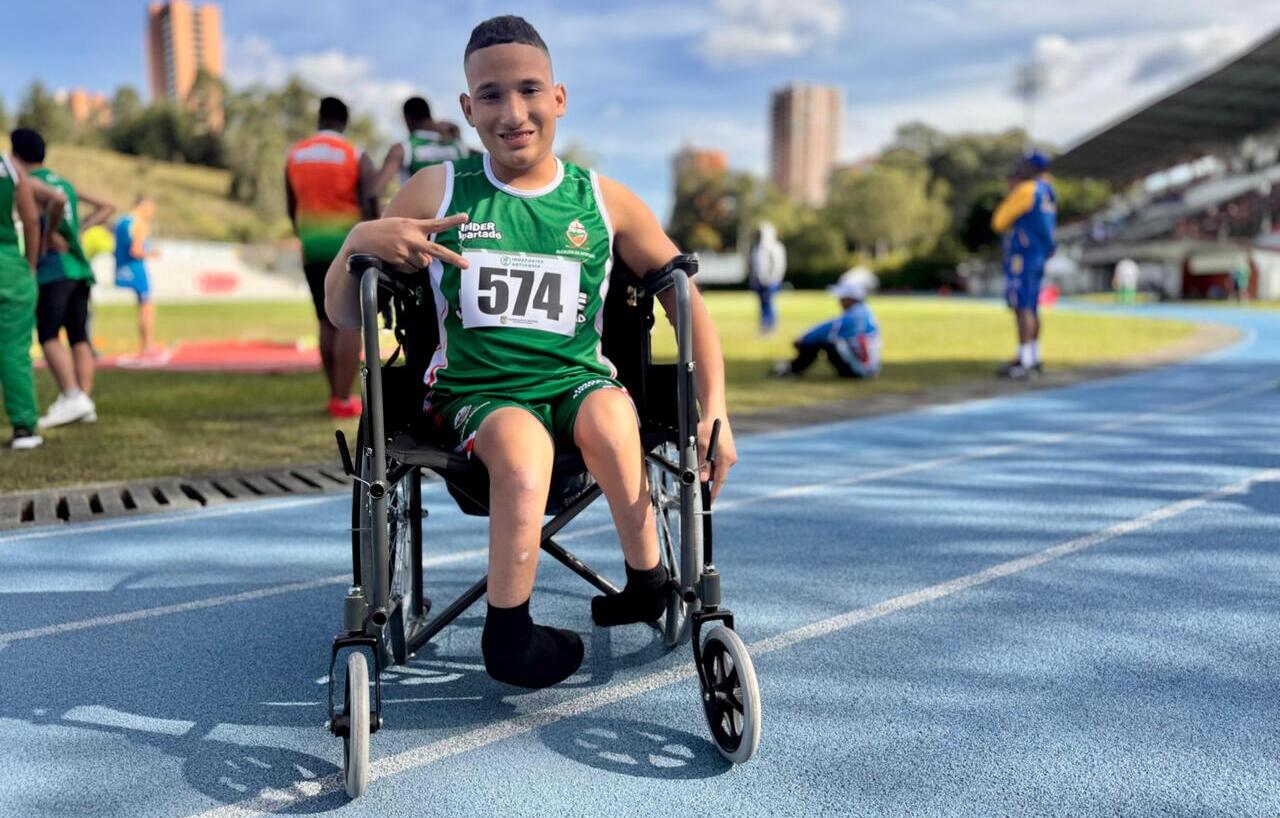 El camino de sueños de Camilo Andrés Benítez, paratleta de Apartadó, que comenzó en los Juegos Intercolegiados de Antioquia