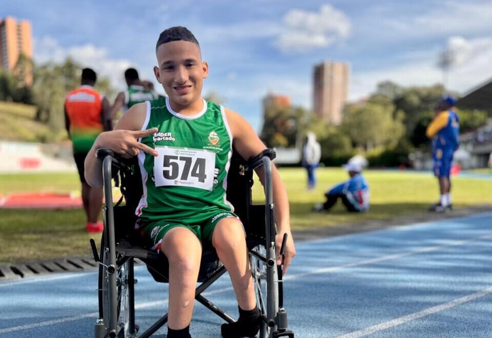 El camino de sueños de Camilo Andrés Benítez, paratleta de Apartadó, que comenzó en los Juegos Intercolegiados de Antioquia