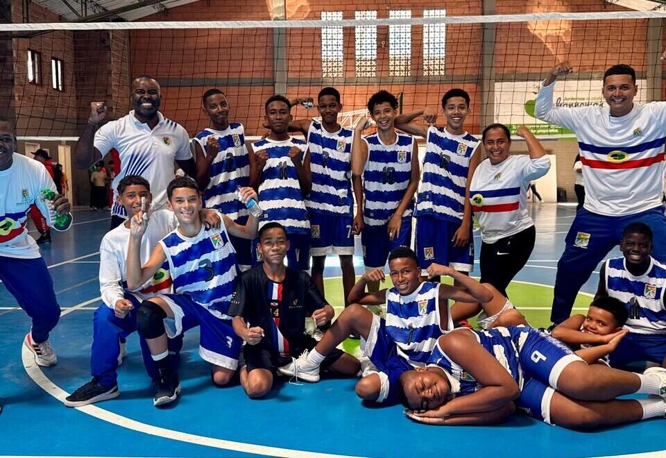 En el voleibol prejuvenil masculino, Carepa remató alto y celebró en La Ceja el tiquete para el regional del Eje Cafetero de los Juegos Intercolegiados
