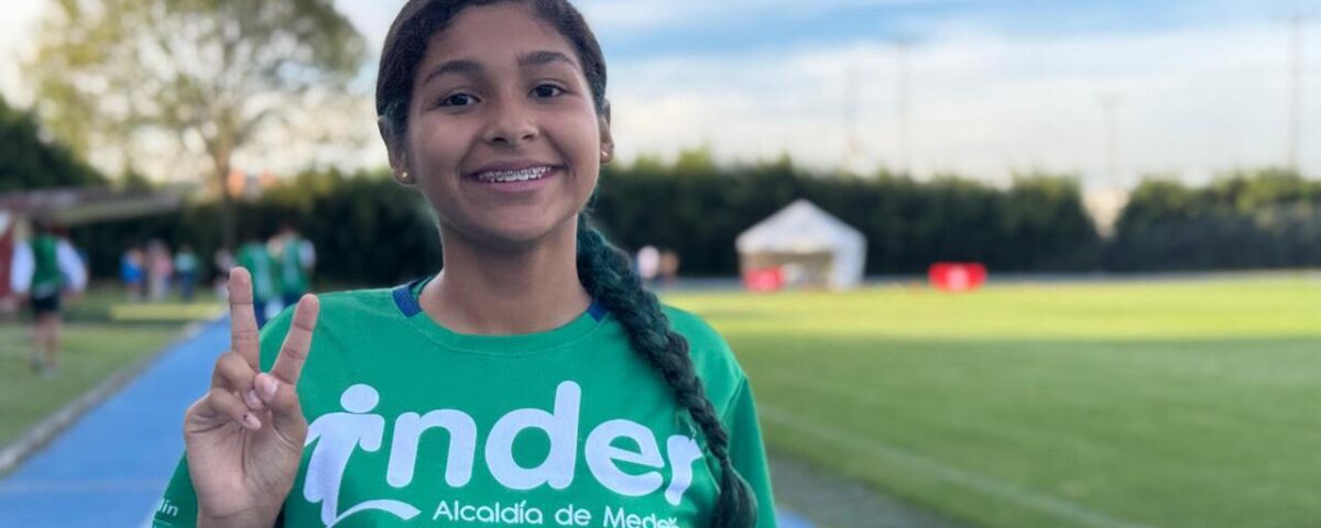 Evelin Sánchez, paratleta de Medellín, quien corrió con alegría en los Juegos Deportivos Intercolegiados de Antioquia 2025