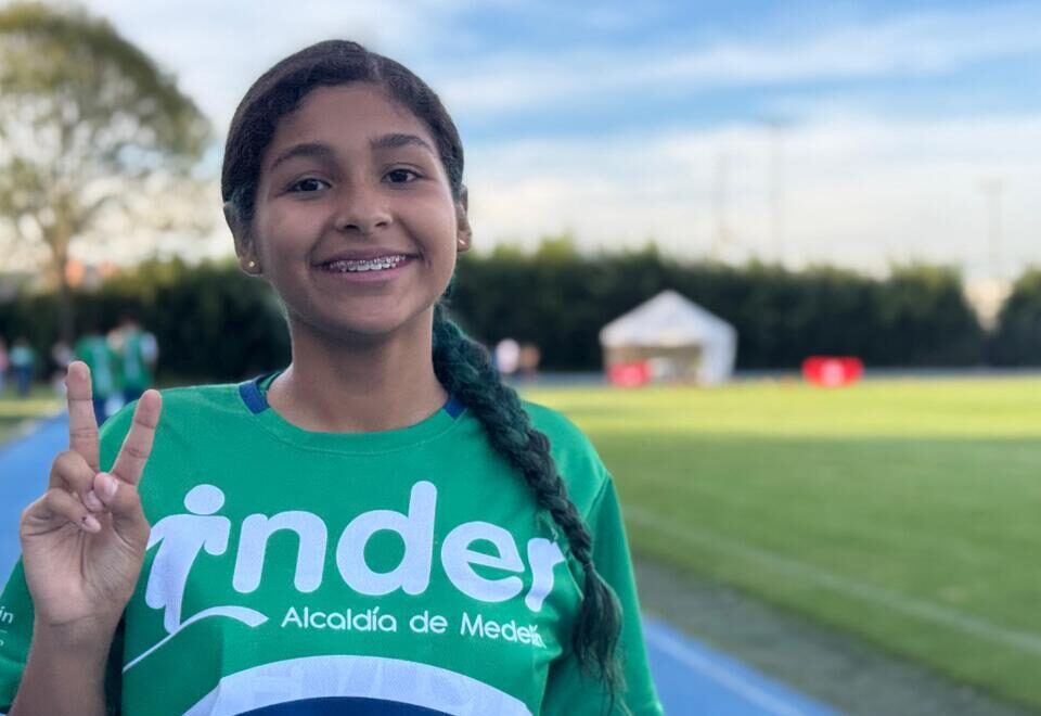 Evelin Sánchez, paratleta de Medellín, quien corrió con alegría en los Juegos Deportivos Intercolegiados de Antioquia 2025