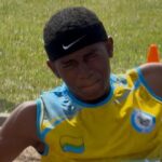 Con saltos que combinaron fuerza y sueños, el turbeño Yeferson Stiwear Mosquera voló alto en los Juegos Intercolegiados de Antioquia