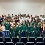 Indeportes Antioquia entregó la bandera y la “nueva piel” a sus deportistas rumbo a la final nacional de los Juegos Intercolegiados 2025
