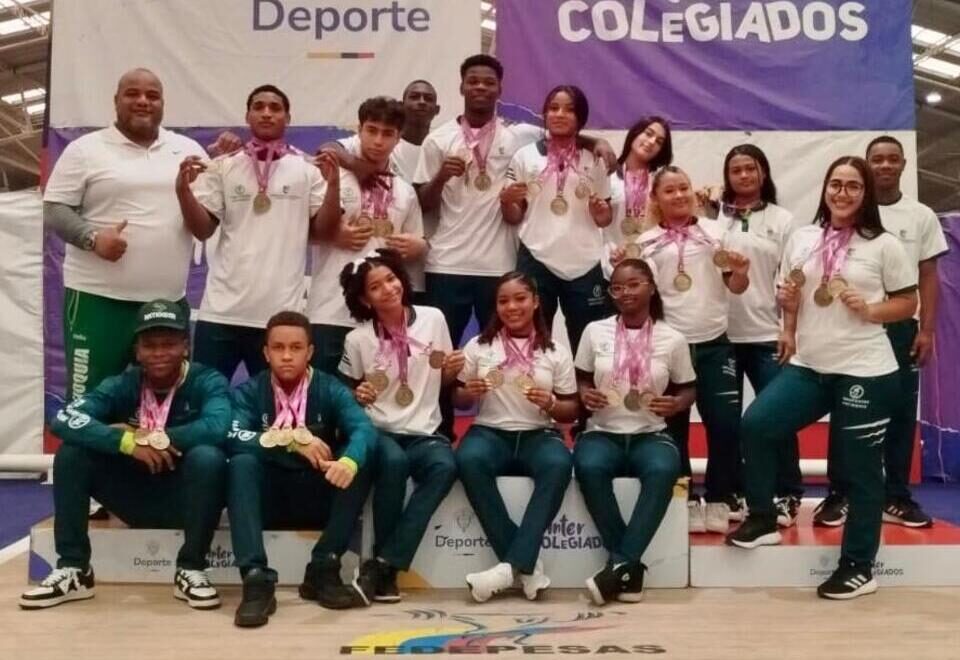Con 43 doradas, Antioquia arrasó en el levantamiento de pesas de la final nacional de los Juegos Intercolegiados 2025 en Palmira
