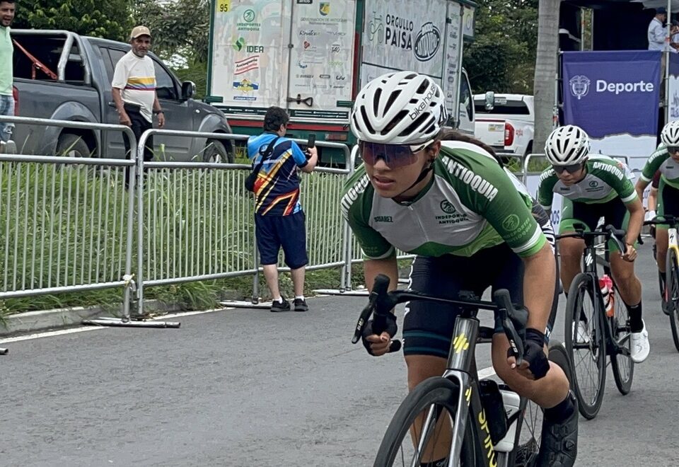 Antioquia conquistó medallas en ciclismo de ruta y avanzó a tres finales en deportes de conjunto en los Juegos Intercolegiados 2025
