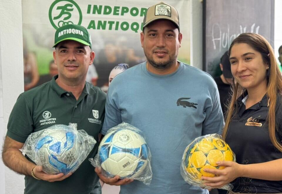 Indeportes Antioquia entregó implementación deportiva a los municipios durante la final de los Juegos Deportivos Departamentales 2025