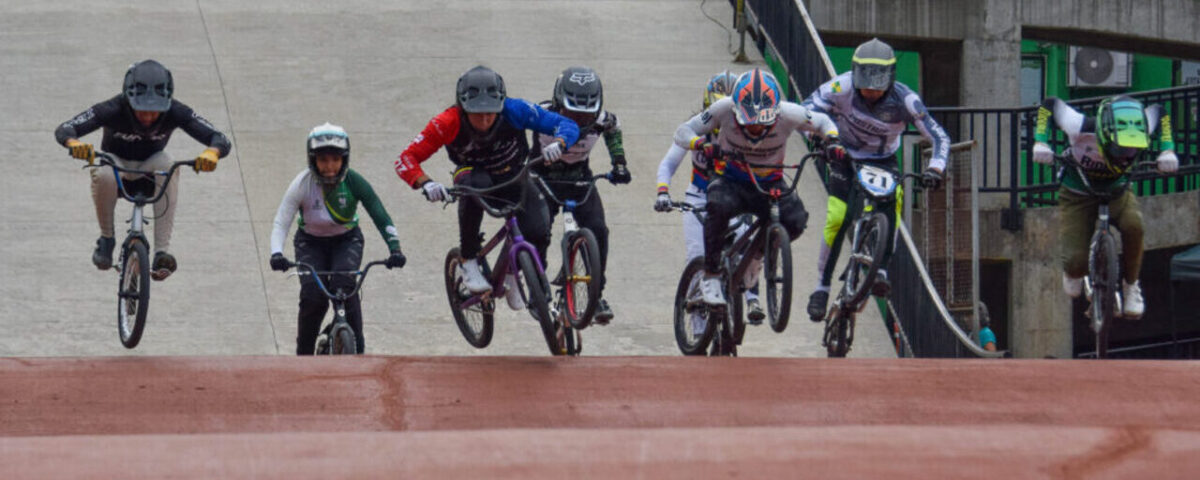 Bicicrosistas antioqueños se preparan en competencias internacionales rumbo a los Juegos Deportivos Nacionales 2027