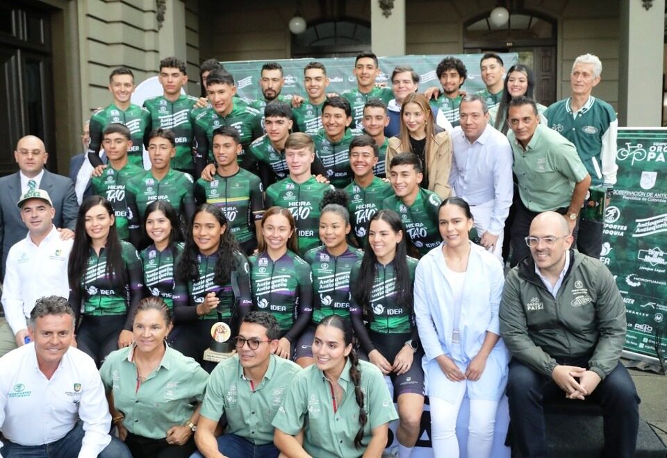 Orgullo Paisa presentó su nómina oficial 2026 y celebró 33 años impulsando el ciclismo en Antioquia