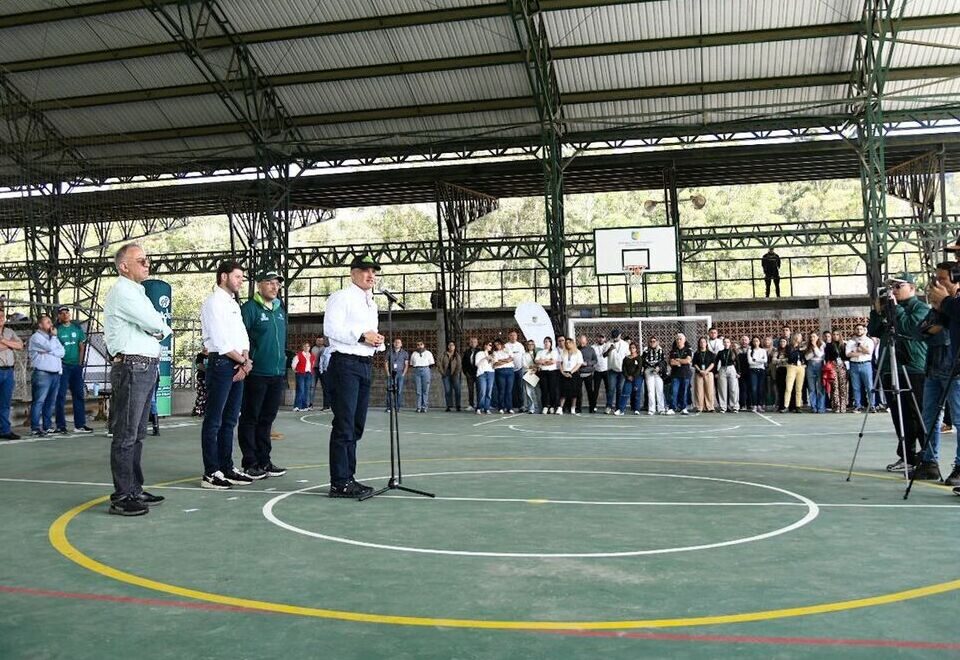 Se puso al servicio de la comunidad la renovada placa polideportiva de la Unidad Alterna y el Centro de Promoción de la Salud en El Retiro, Antioquia
