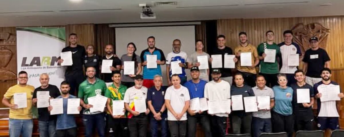 Capacitación de entrenadores de balonmano en Medellín
