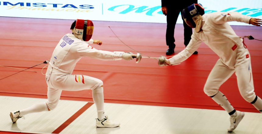 Actuación de esgrimistas destacados en el Gran Prix de Esgrima Espada 2026, realizado en Medellín.