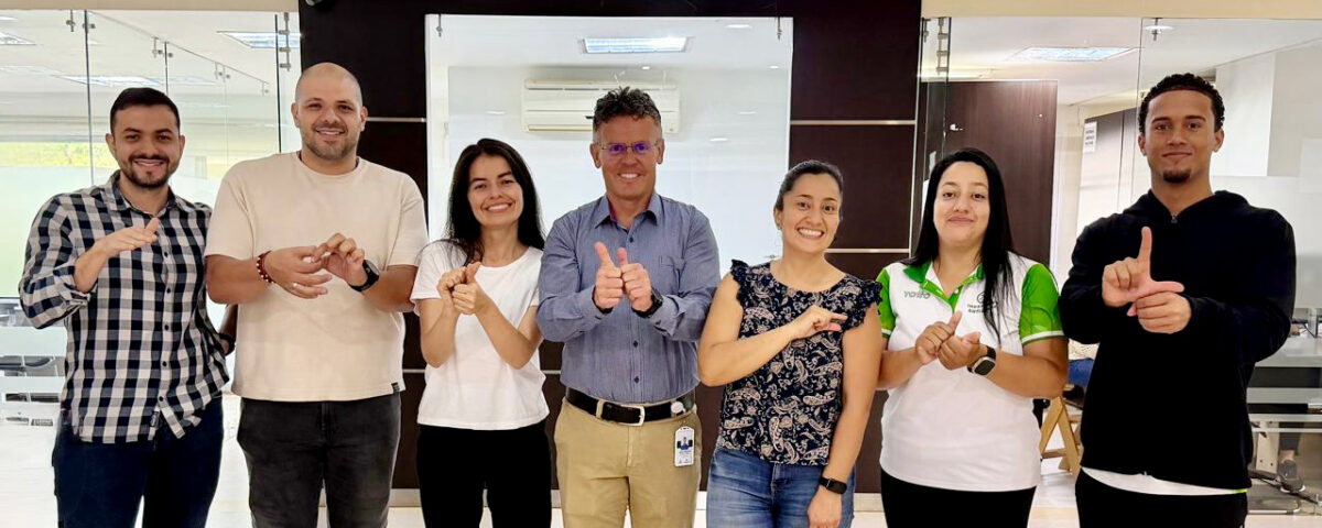 Representantes de la INSOR (el Instituto Nacional para Sordos), la Dirección de Discapacidad de la Gobernación e Indeportes Antioquia