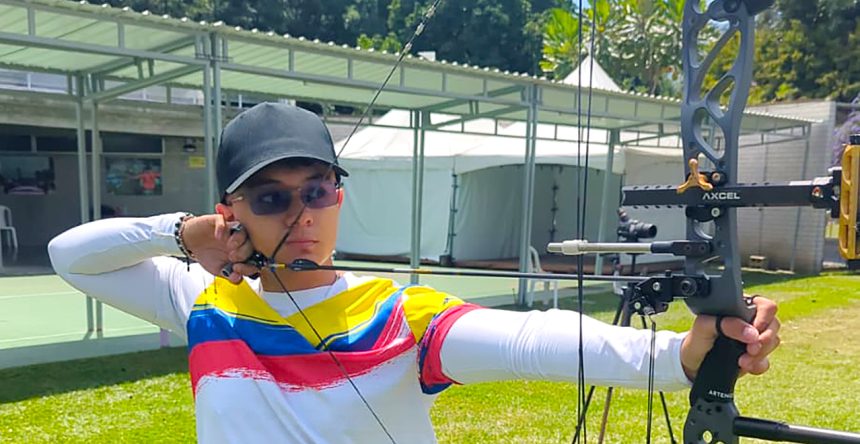 Con la camiseta tricolor puesta y la mira fija en el objetivo. Juan Andrés Restrepo Villa, U21, compite en el Campeonato Panamericano de Tiro con Arco dejando en alto el nombre de Colombia