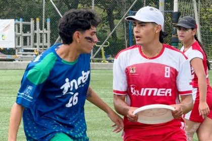 En la imagen de archivo, secuencia de un partido de ultimate en los Juegos Departamentales 2025. Foto de Andrés Esteban Marín Marín.