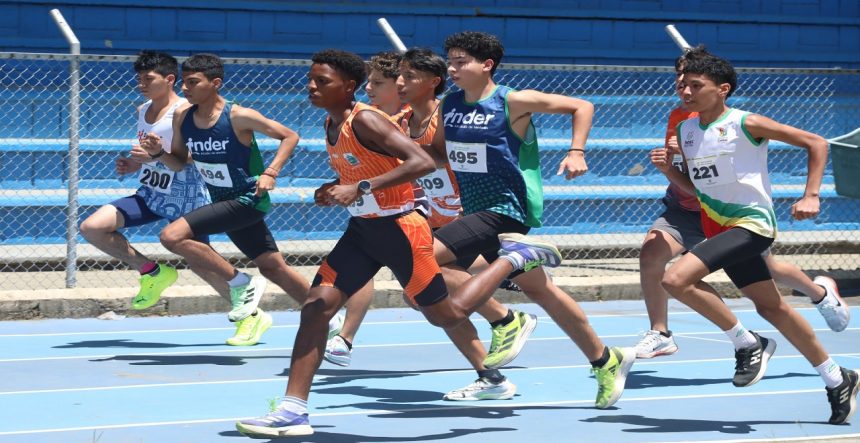 Competencia intercolegiada de atletismo en Girardota