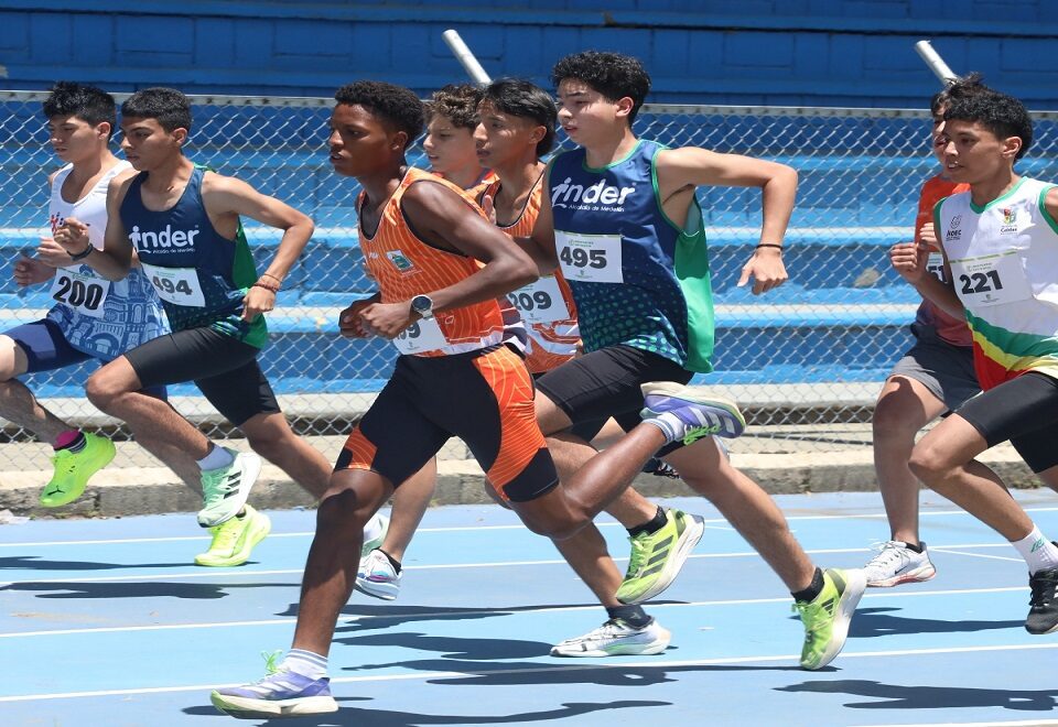 Competencia intercolegiada de atletismo en Girardota