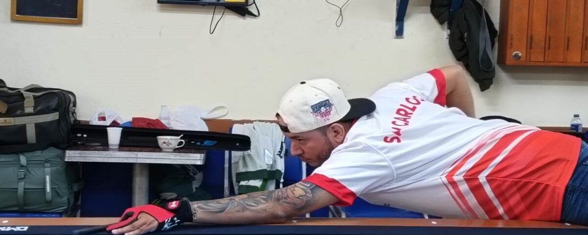Deportista de billar en los Juegos Campesinos de Oriente en El Santuario