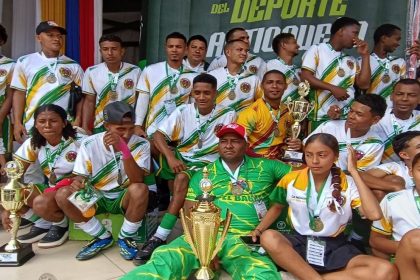 (En la foto de @loaizal, integrantes de la delegación de El Bagre, campeona general de los Juegos Campesinos "Héroes de la Tierra" de Norte y Bajo Cauca de Antioquia)