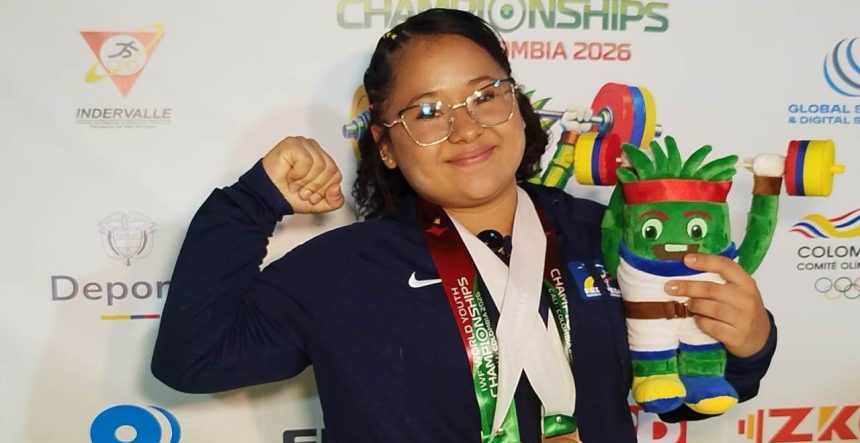 En el Campeonato Mundial Júnior de Levantamiento de Pesas en Cali, Estefany Higuita de Antioquia ganó dos medallas de bronce