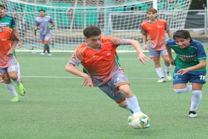 Partido de fútbol entre Envigado 2 - Medellín 1.