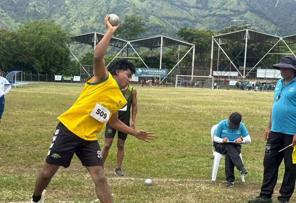 Atletismo compite con intensidad en los Intercolegiados: jóvenes atletas son "Generación de Campeones" para Antioquia
