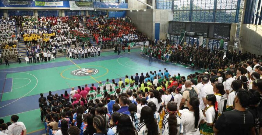 Con un minuto de silencio por las víctimas del terremoto y con la promesa de retener el título nacional, Antioquia inauguró la final departamental de los Intercolegiados 2026 en Girardota