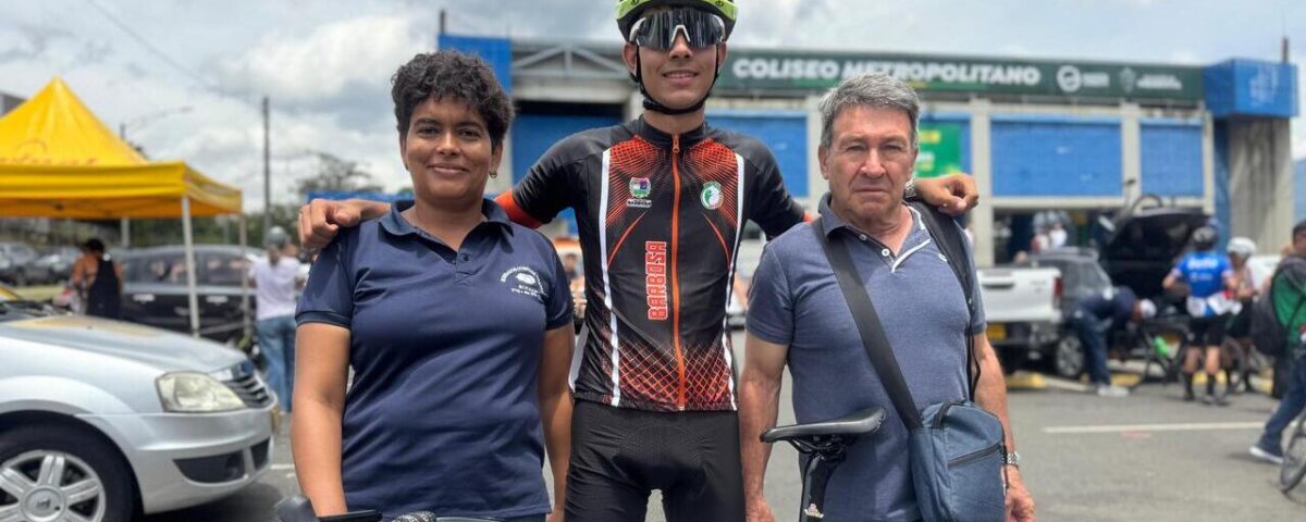 Estudia gastronomía y sueña con Europa: la historia de Juan José Múnera, el ciclista de Barbosa que ganó el oro en Girardota