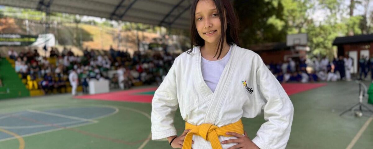 Karen Tatiana Villada Cano, judoca de Guarne, ganó plata con una “armadura prestada” en los Intercolegiados