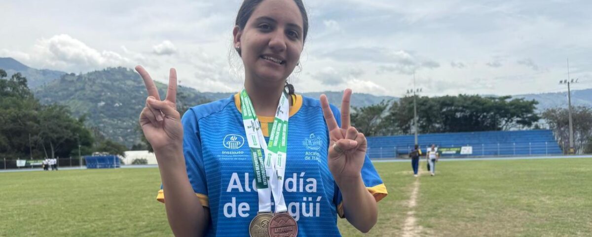 María Ángel Cano es una paratleta de Itagüí que tuvo "alitas" en sus pies para volar en Juegos Intercolegiados