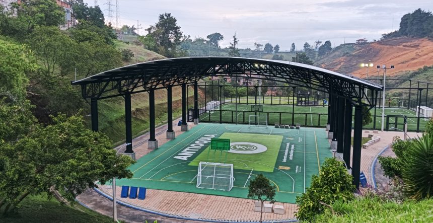 Placa polideportiva Cuatro Esquinas "La Lela"