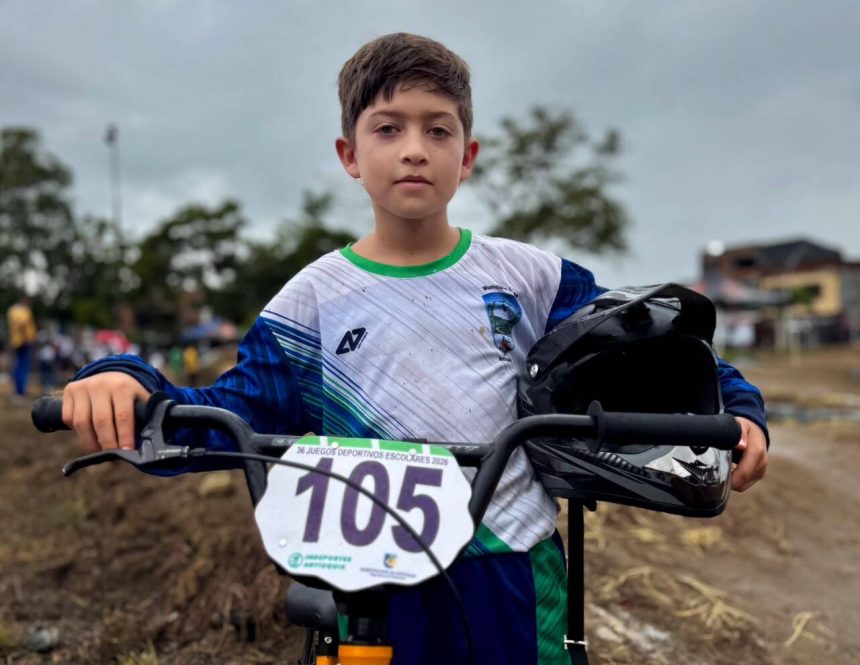 Azur Ramírez Alzate, bicicrosista de Urrao, sueña con ser científico matemático de la NASA