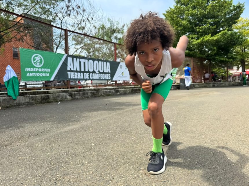 D’Angelo Pinilla Velásquez, el velocista de San Rafael que mordió el oro en Carepa