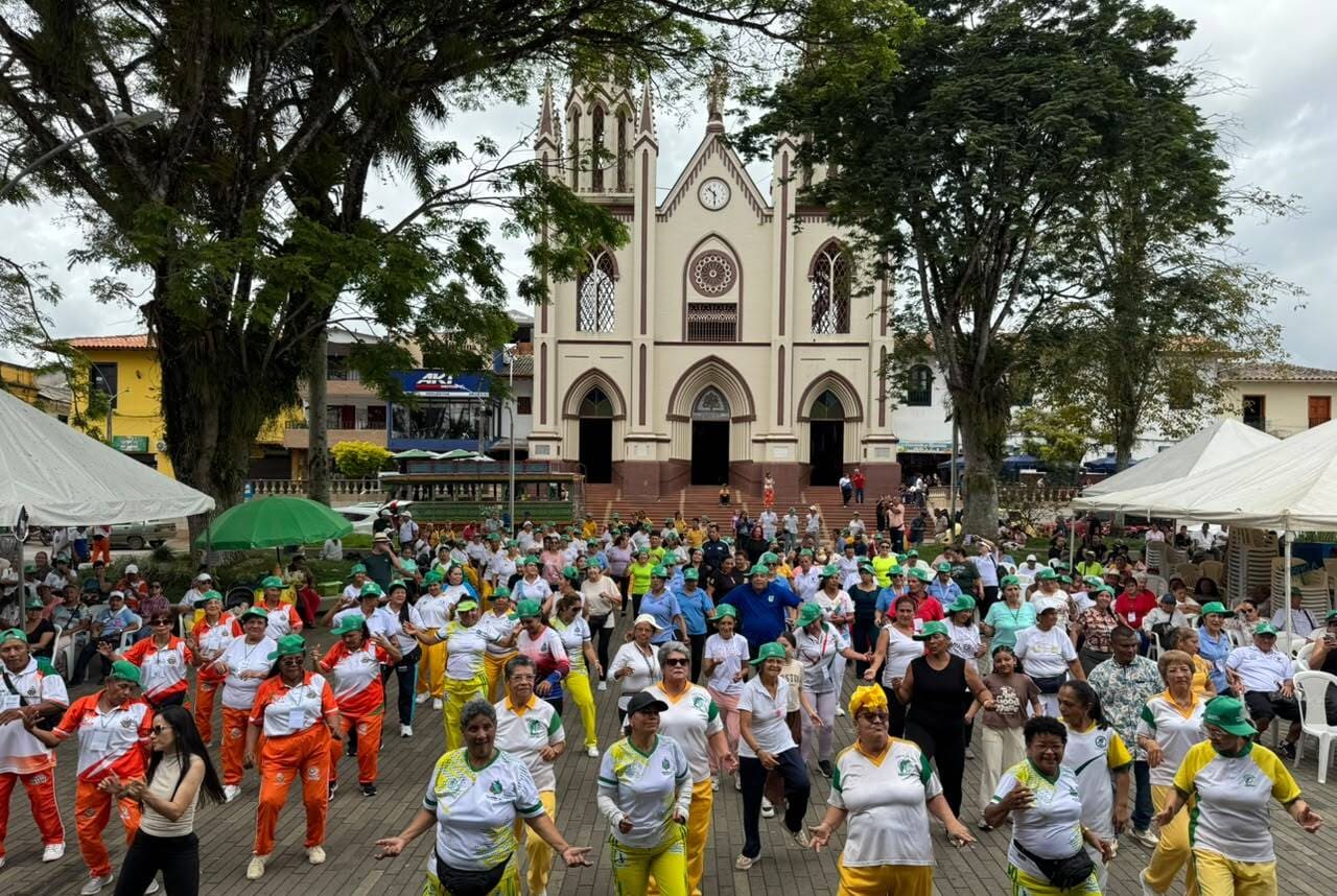 Indeportes Antioquia llevó movimiento al Encuentro Departamental de Clubes de la Salud y del Adulto Mayor 2026 en Frontino