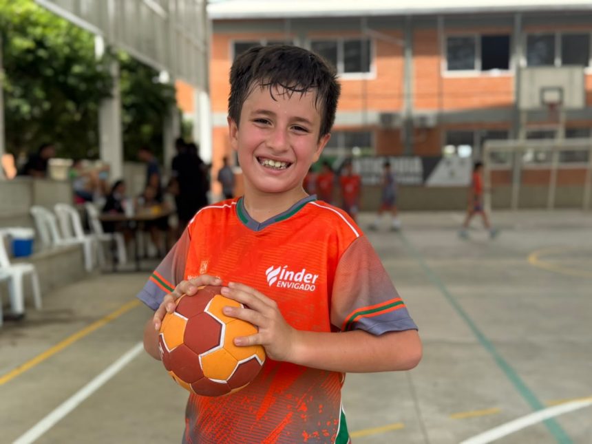 Miguel Ángel Cardona, el balonmanista de Envigado que quiere ser empresario como su papá